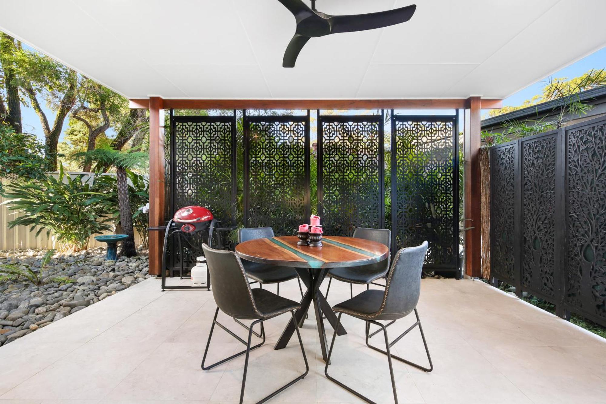 Elvis On Brodie - Luxury Boutique Accommodation コフスハーバー エクステリア 写真